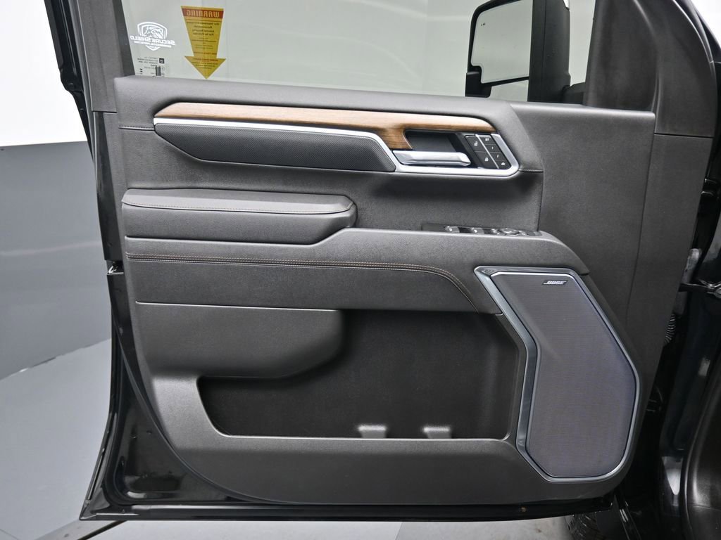 Used 2025 Chevrolet Silverado 2500 High Country image 9