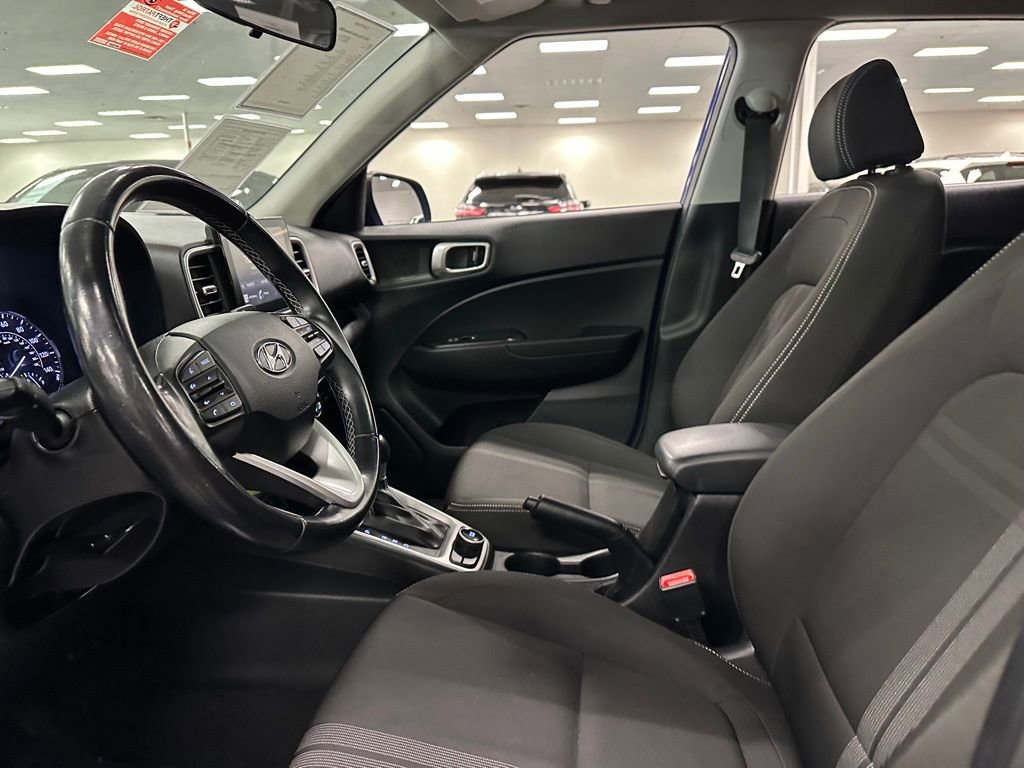 Used 2022 Hyundai Venue SEL w/ Cargo Package image 15