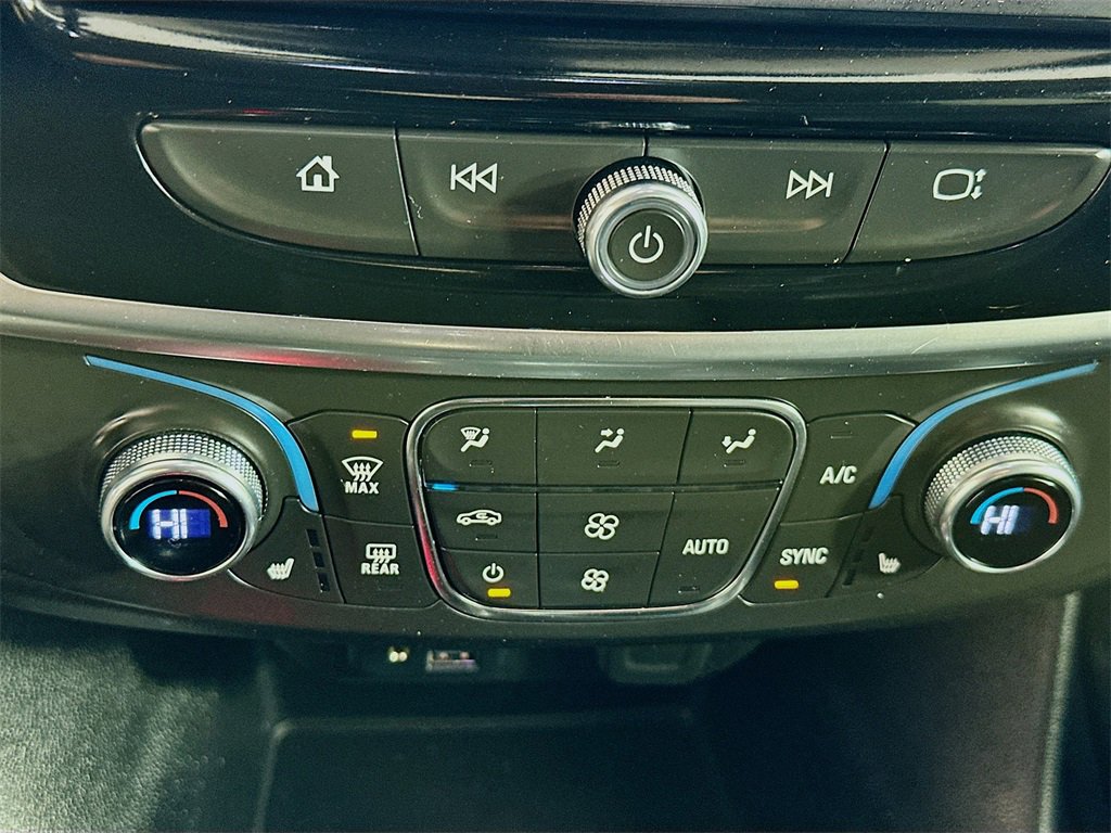 Used 2021 Chevrolet Traverse RS image 16