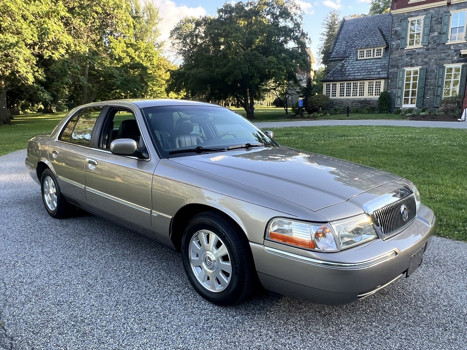 Used 2003 Mercury Grand Marquis LS RWD image 2