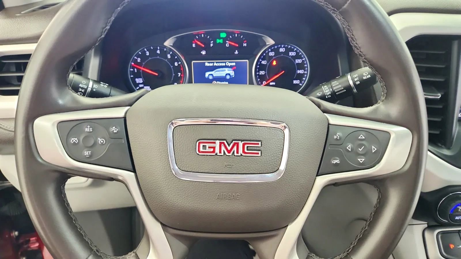 Used 2023 GMC Acadia SLT image 25