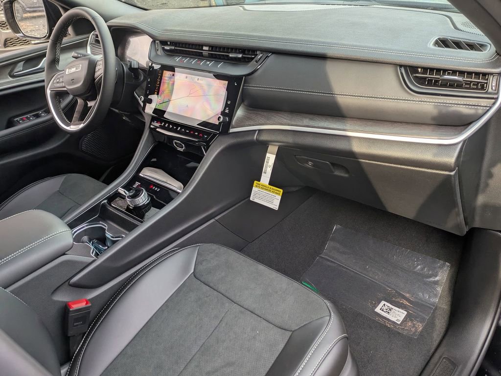 New 2026 Jeep Grand Cherokee Altitude image 32