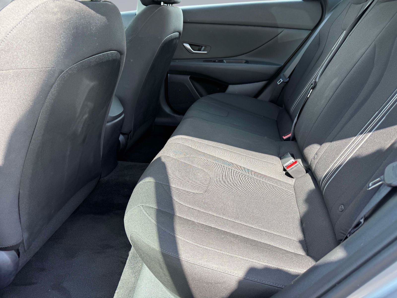 Used 2021 Hyundai Elantra SEL FWD image 13