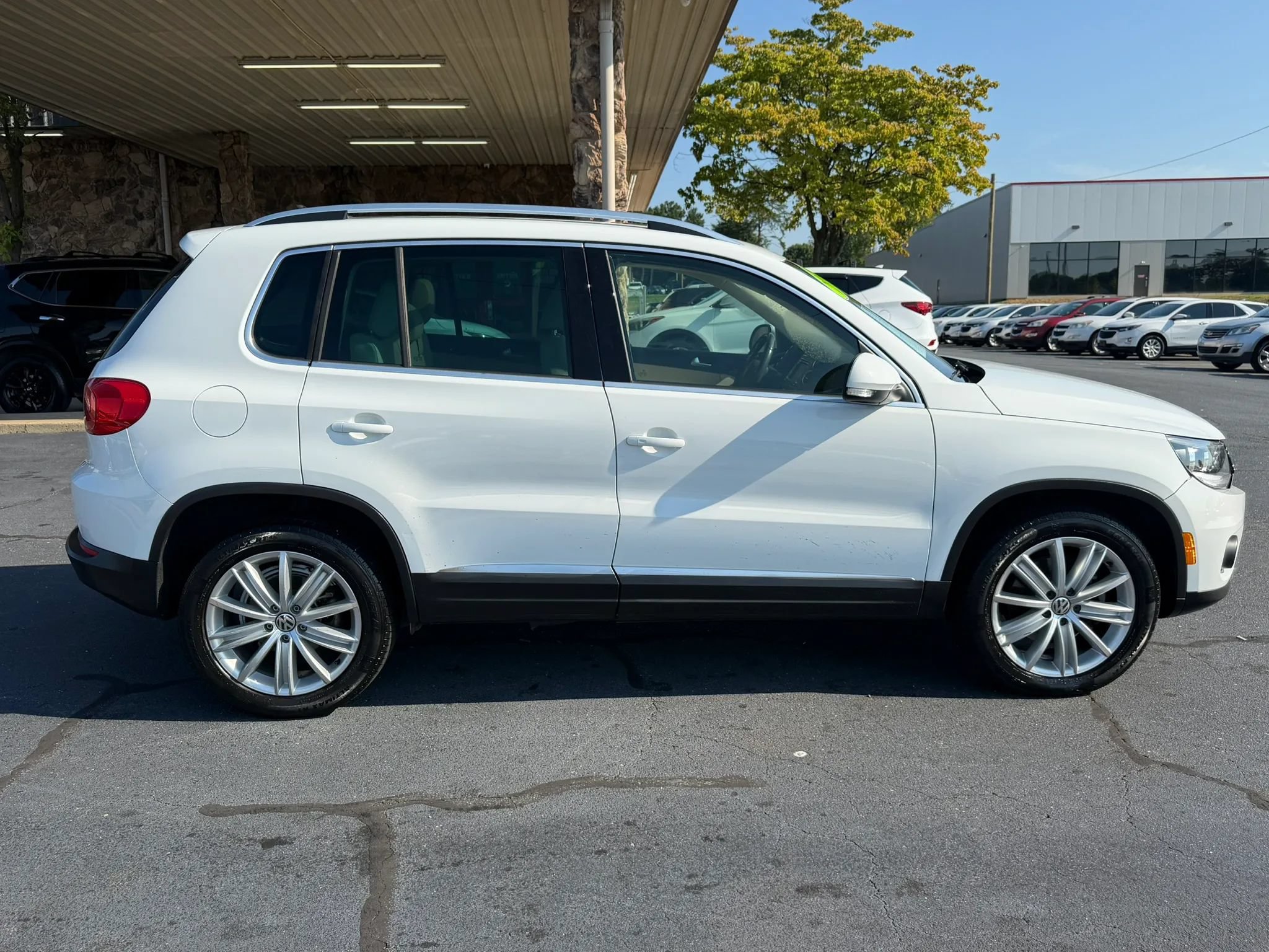 Used 2015 Volkswagen Tiguan SE FWD image 7