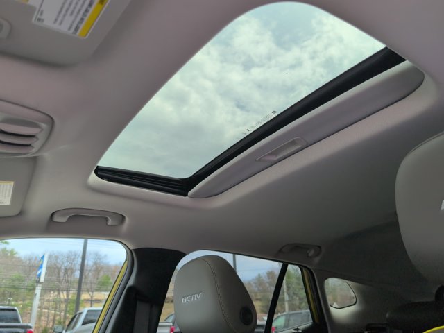 Certified 2024 Chevrolet Trax ACTIV w/ Sunroof Package image 30
