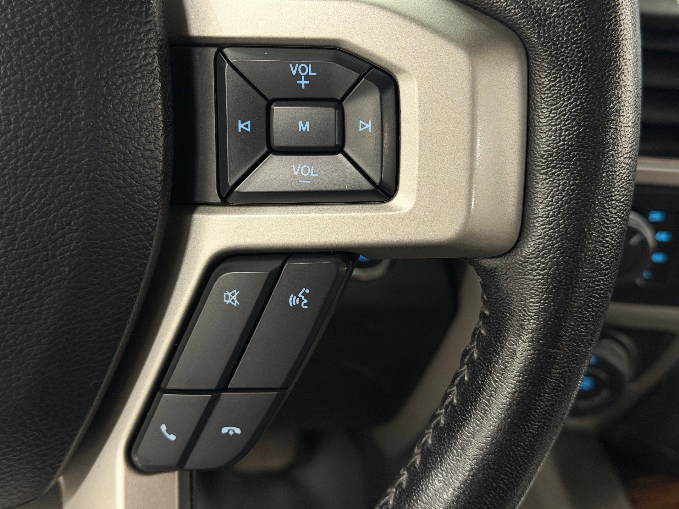 Used 2018 Ford F150 Lariat image 24