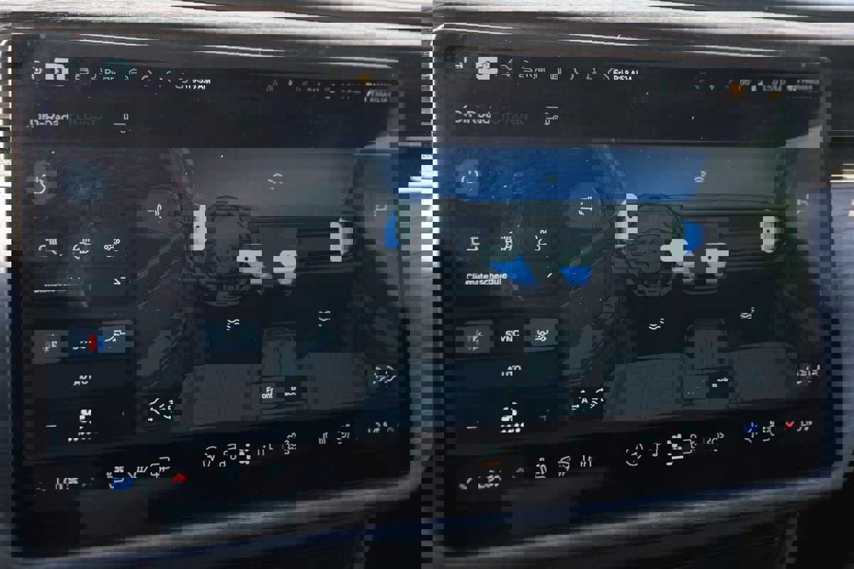 Used 2022 Rivian R1T Adventure image 40