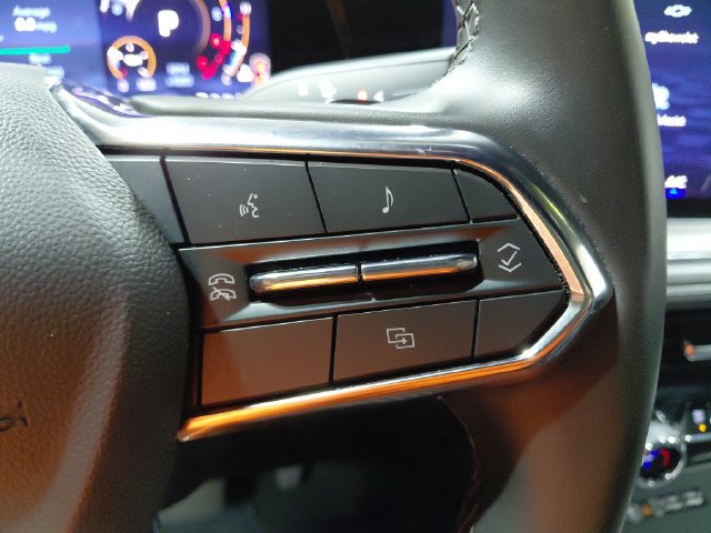 Certified 2025 Chevrolet Suburban Z71 AWD/4WD image 42