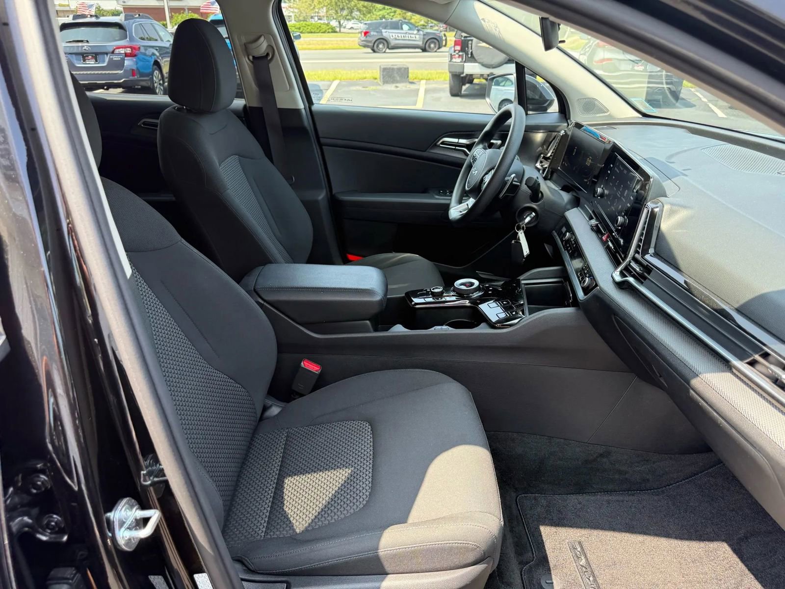 Used 2023 Kia Sportage LX image 43