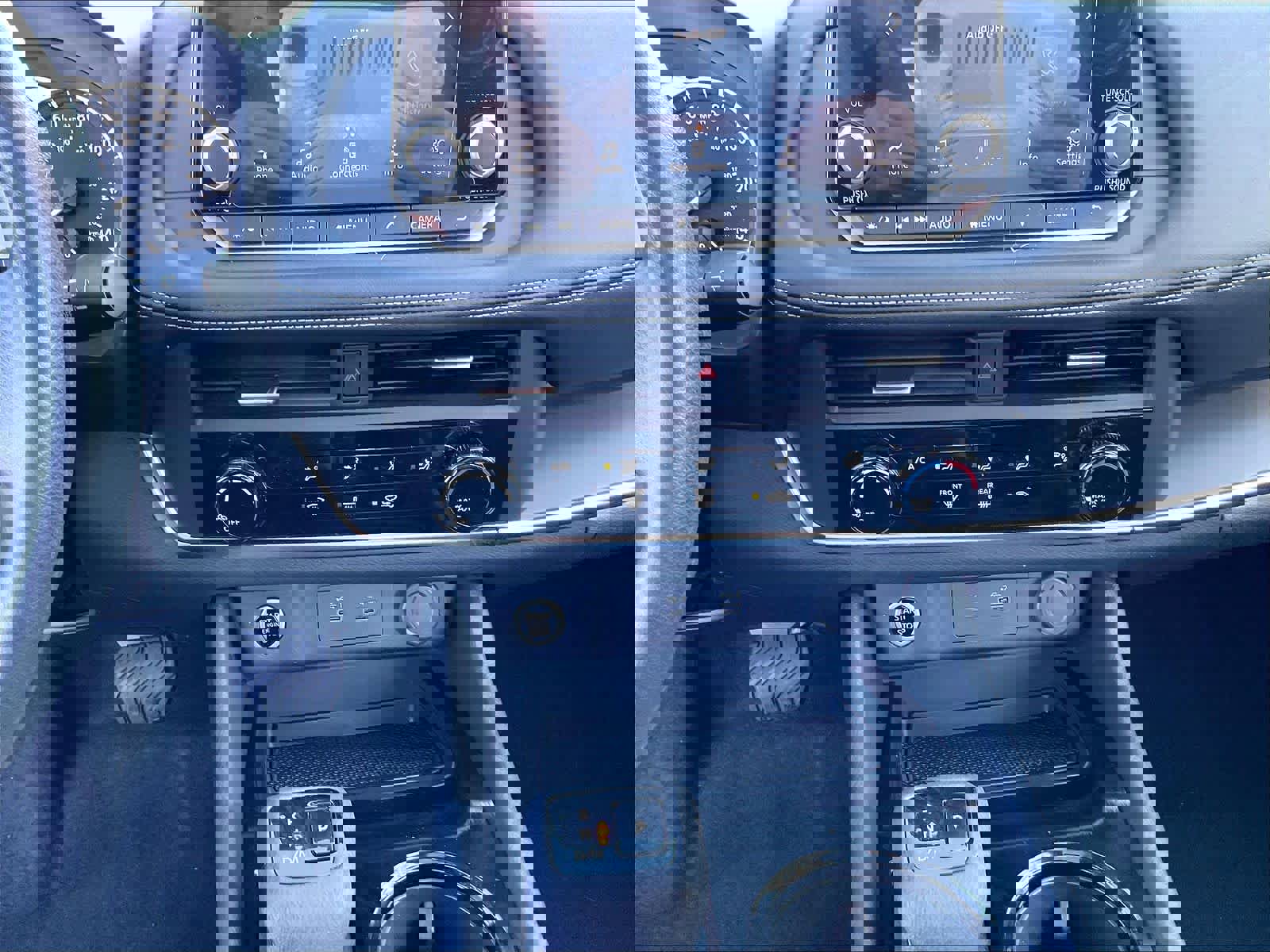 Used 2023 Nissan Rogue S image 34