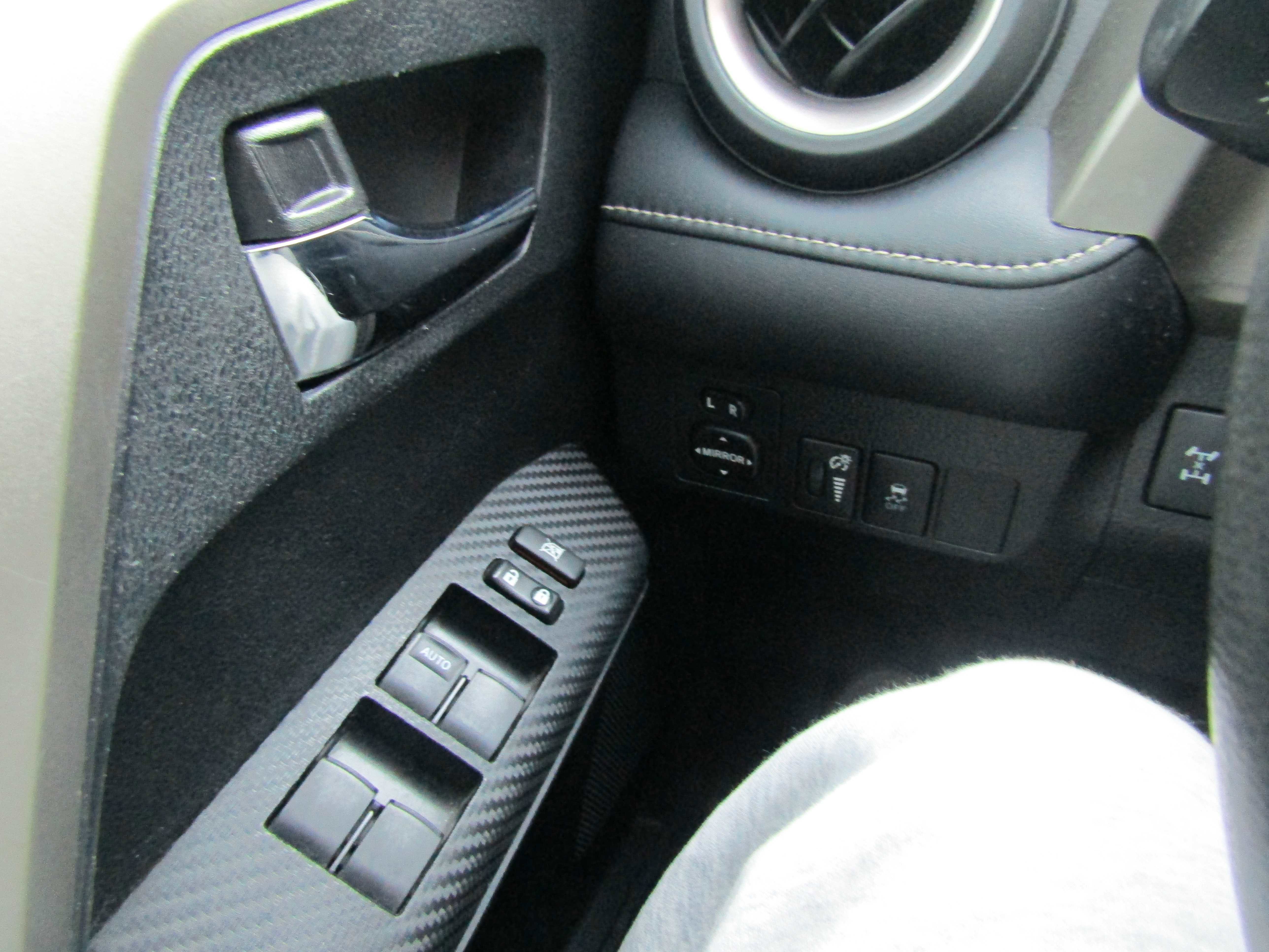 Used 2014 Toyota RAV4 XLE AWD/4WD image 18