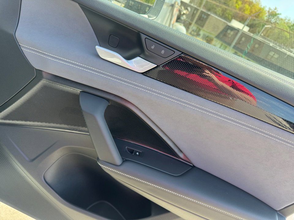 Used 2025 Volkswagen Tiguan SE image 35