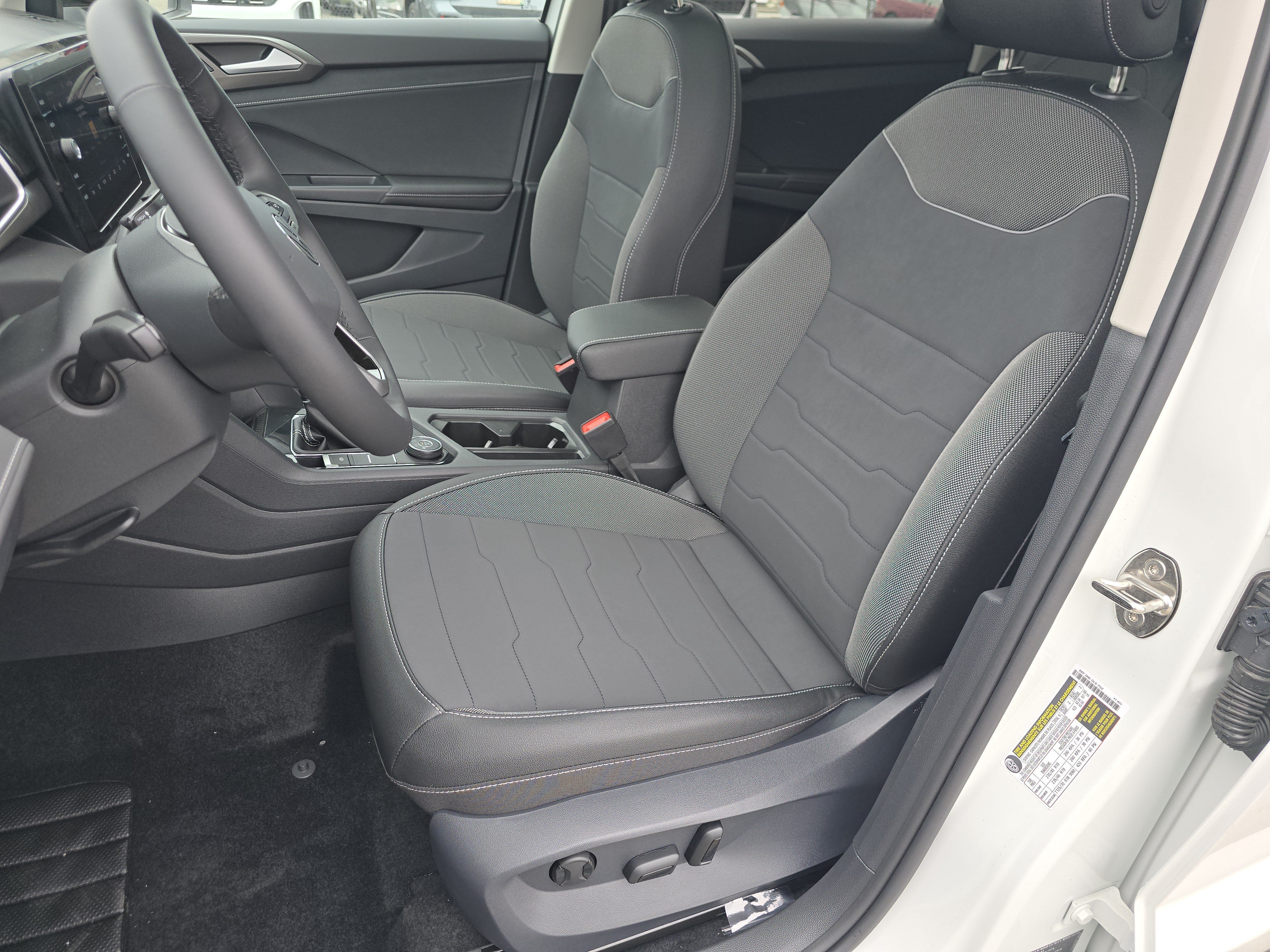 New 2026 Volkswagen Taos SE AWD/4WD image 19