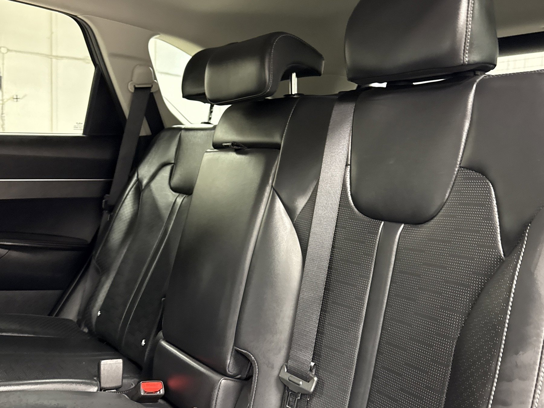 Used 2024 Kia Sorento S w/ Panoramic Sunroof Package image 19