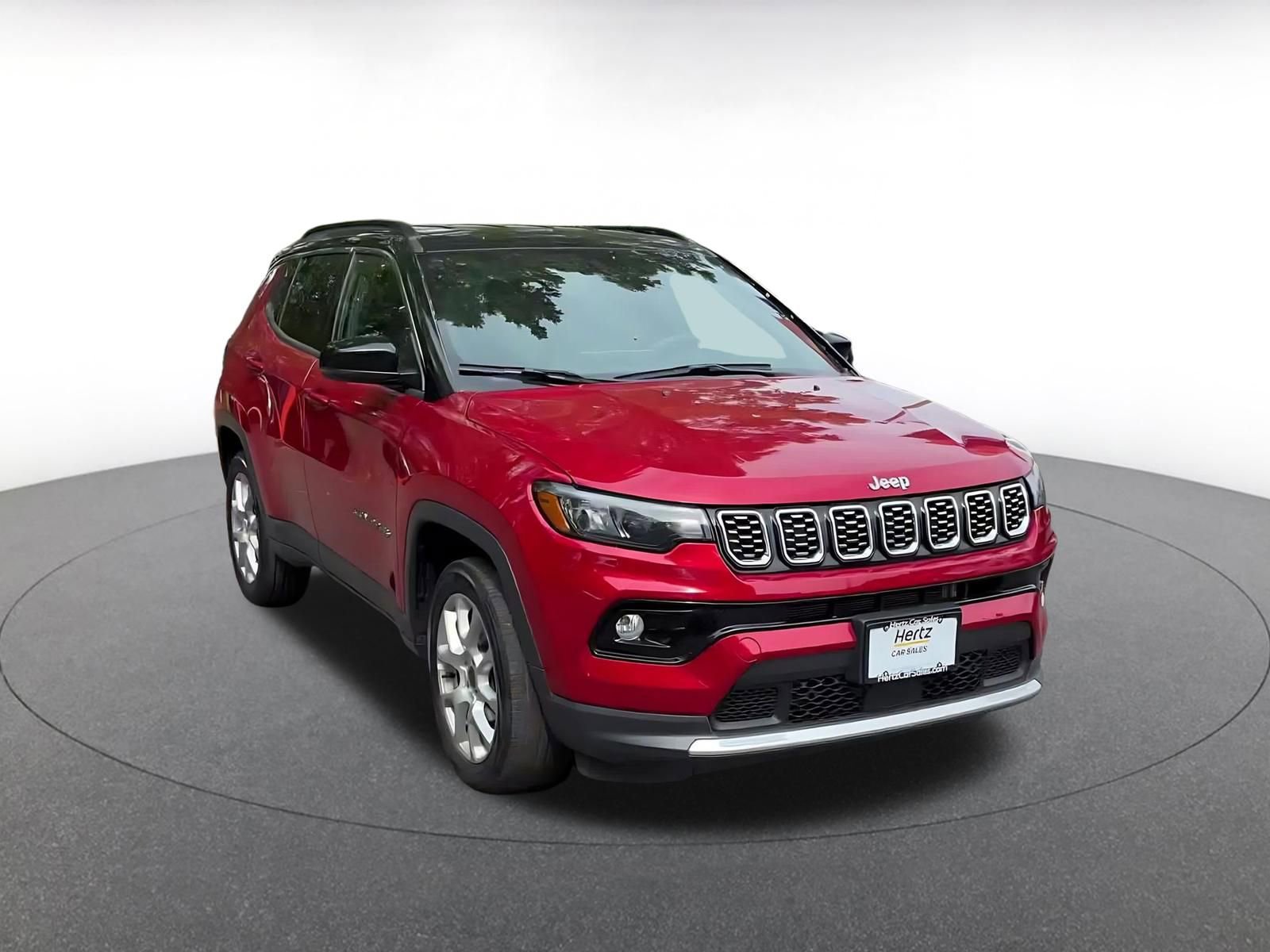 Used 2025 Jeep Compass Limited image 3