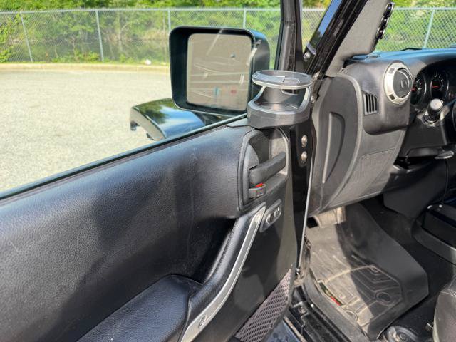 Used 2017 Jeep Wrangler Unlimited Sahara w/ Max Tow Package AWD/4WD image 21