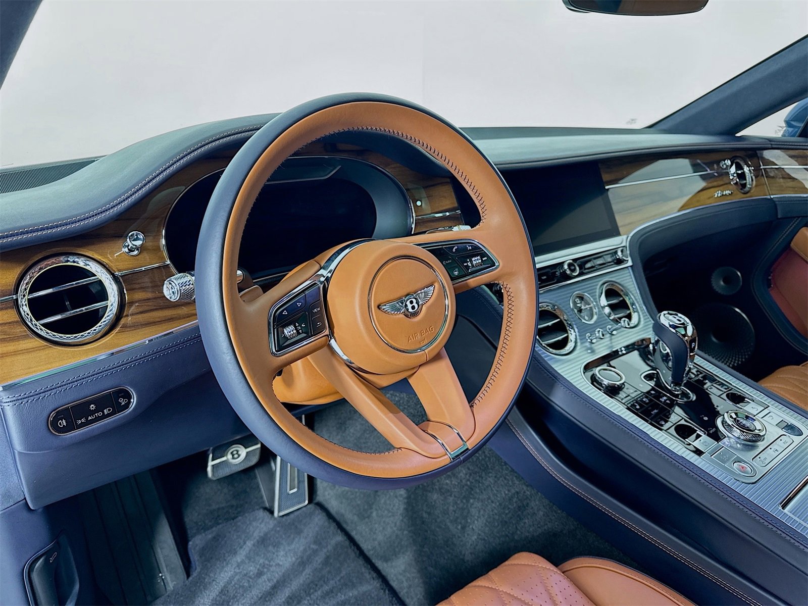 Certified 2024 Bentley Continental GT image 11