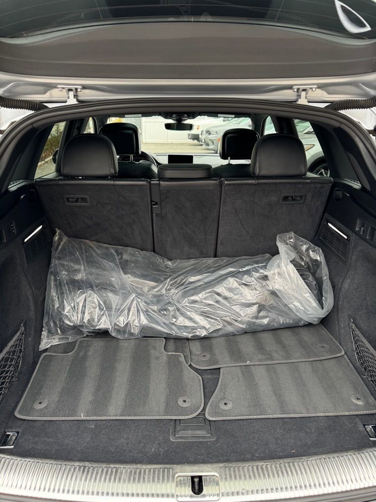 Used 2018 Audi SQ5 Prestige image 16