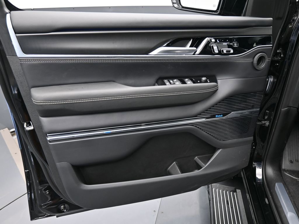 Used 2024 Jeep Grand Wagoneer Series II w/ Quick Order Packagew 28T image 12