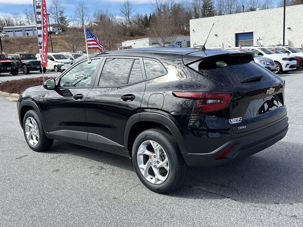 New 2026 Chevrolet Trax LS w/ LS Convenience Package image 7