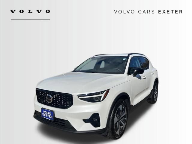 New 2026 Volvo XC40 B5 Plus w/ Protection Package Premier AWD/4WD image 3