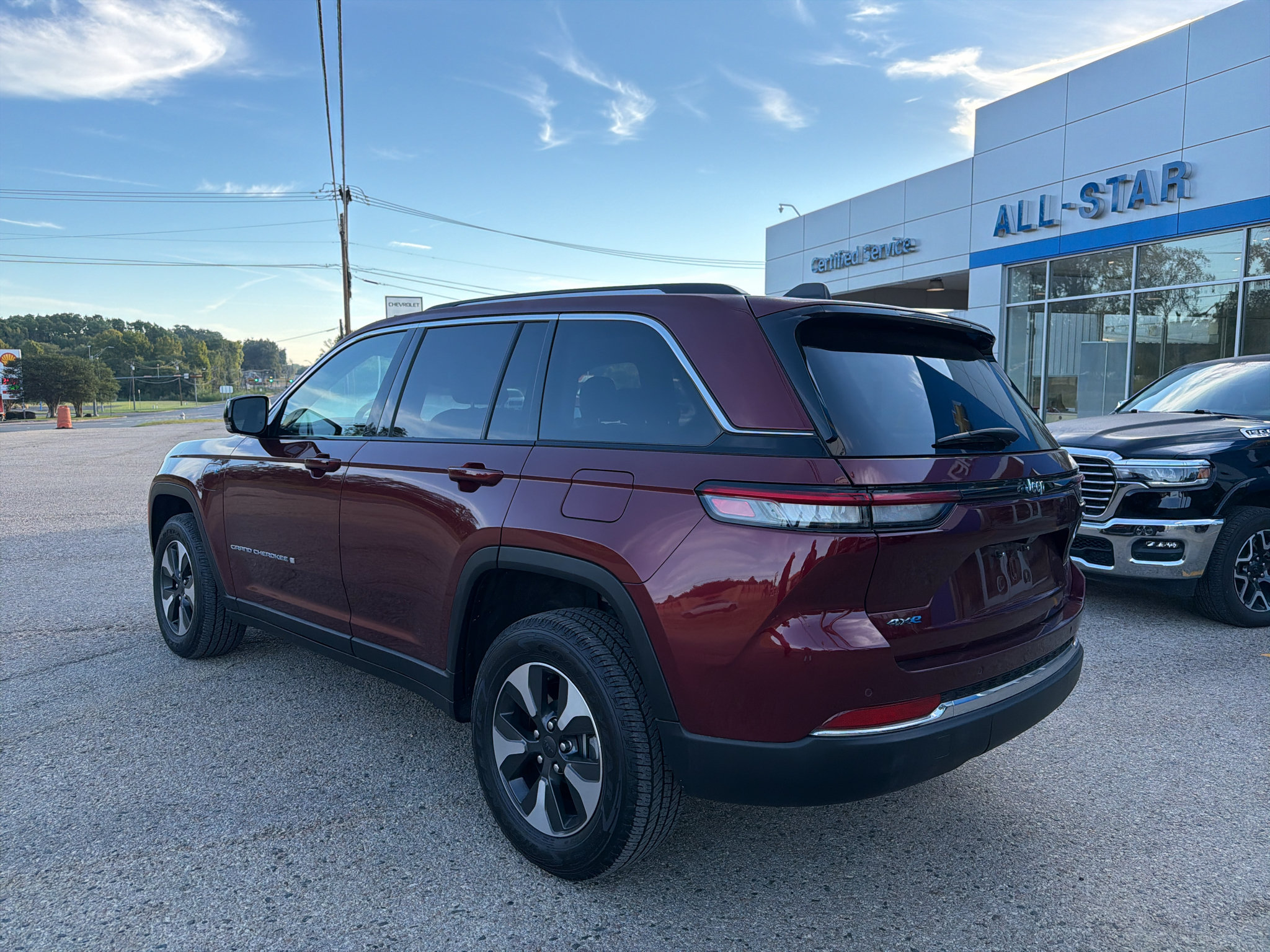 Used 2024 Jeep Grand Cherokee Limited 4xe AWD/4WD image 7