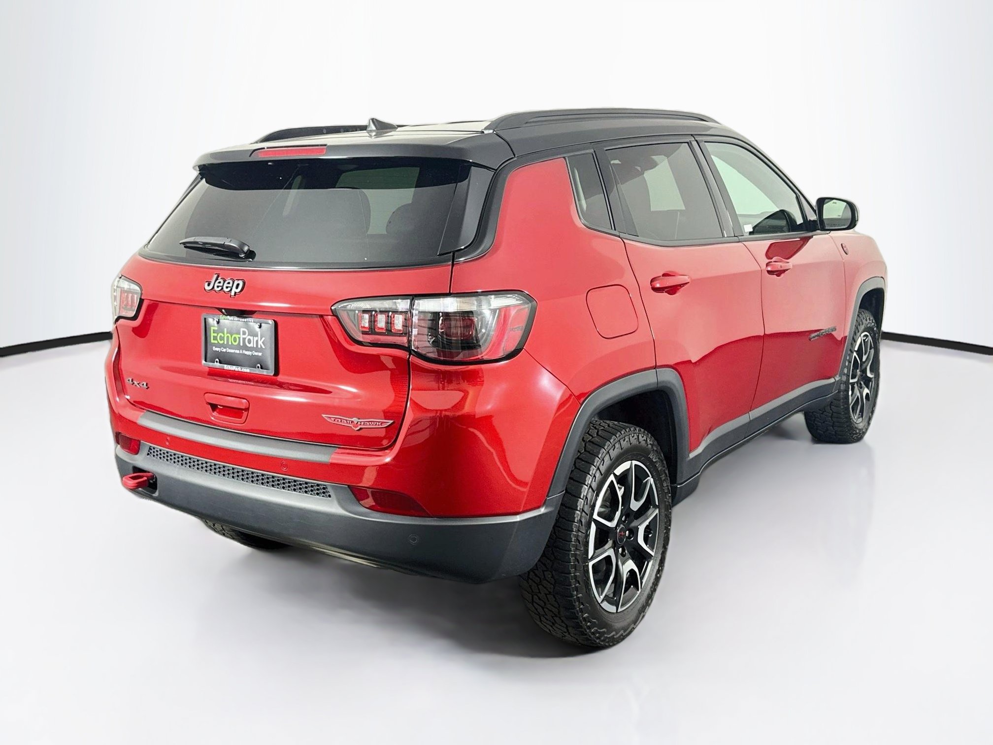 Used 2025 Jeep Compass Trailhawk AWD/4WD image 9