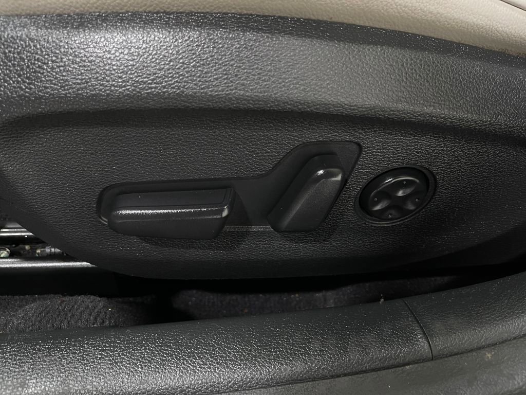 Used 2016 Hyundai Sonata Limited w/ Option Group 05 image 18