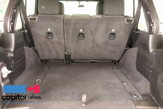Used 2021 Jeep Wrangler Unlimited Rubicon AWD/4WD image 25