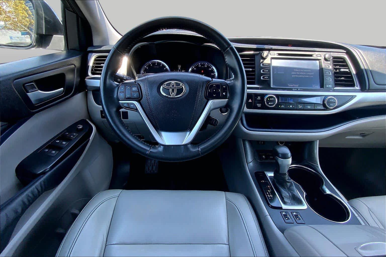 Used 2015 Toyota Highlander XLE FWD image 5