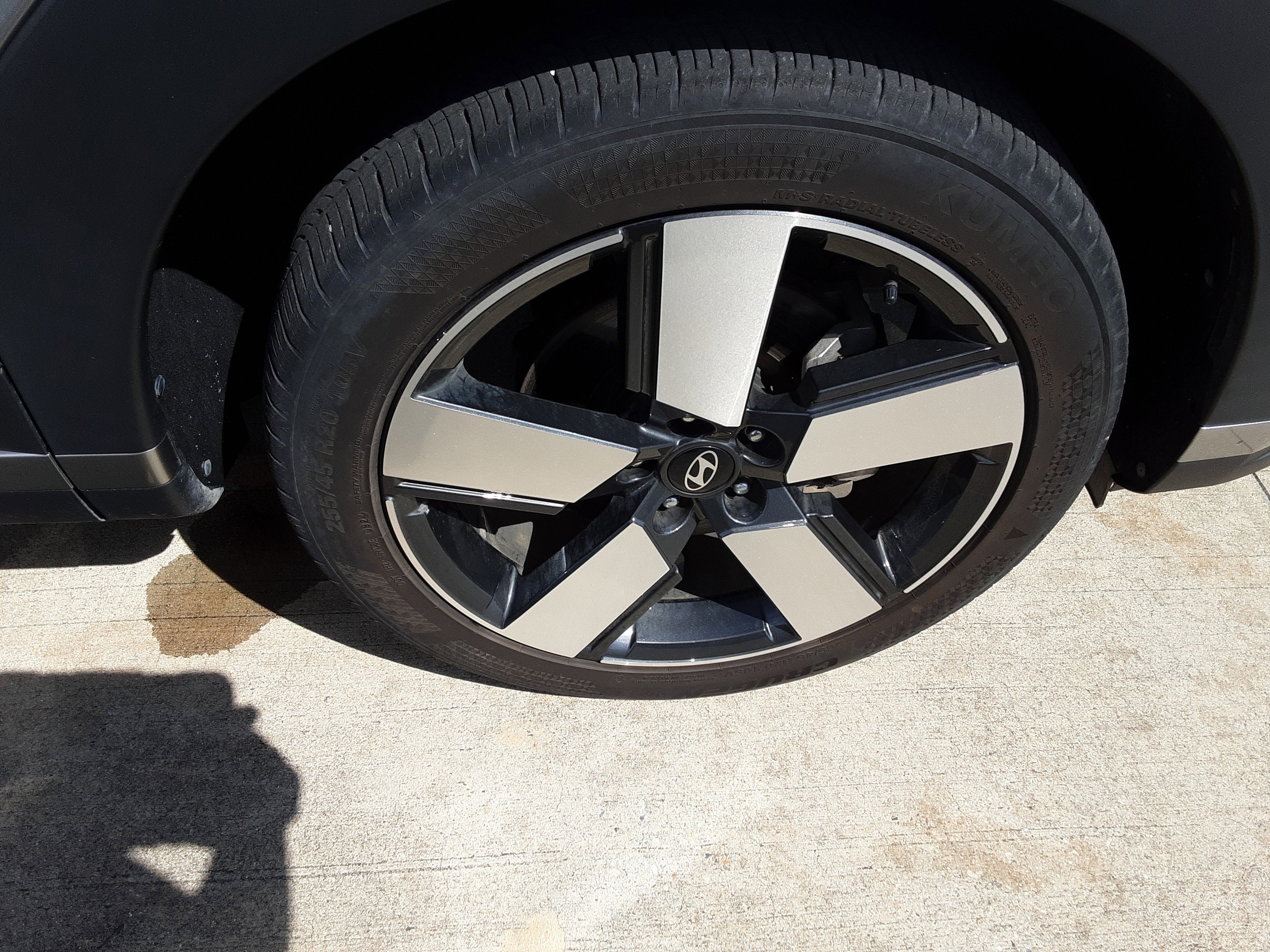 Used 2024 Hyundai Santa Fe Limited image 25