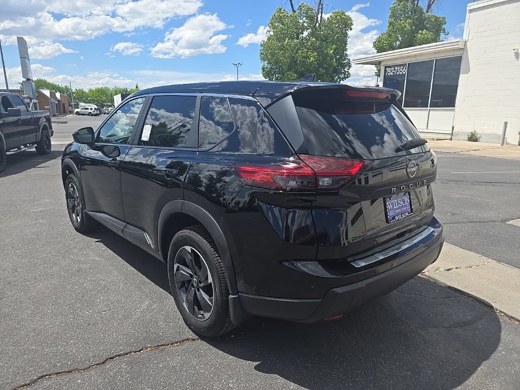 Used 2025 Nissan Rogue SV AWD/4WD image 7