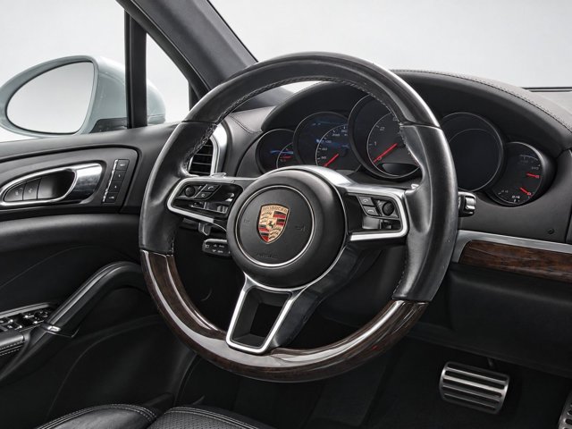 Used 2016 Porsche Cayenne S AWD/4WD image 18