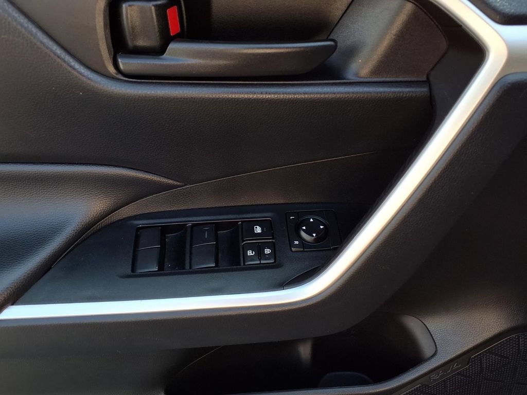 Used 2024 Toyota RAV4 LE FWD image 18