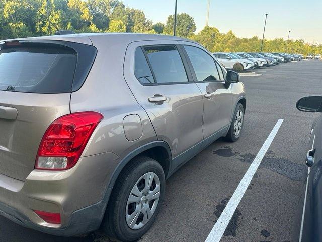 Used 2018 Chevrolet Trax LS FWD image 6