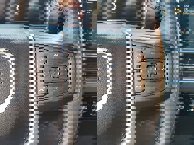 Used 2024 GMC Sierra 1500 SLE image 29