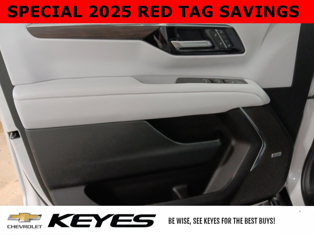 New 2025 Chevrolet Suburban Premier image 4