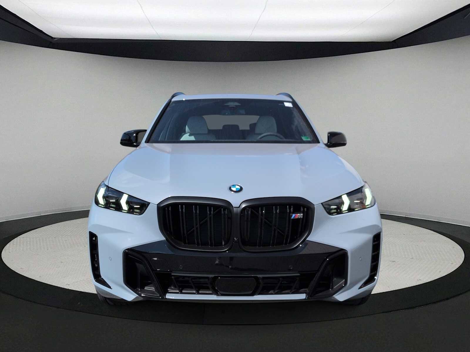 New 2026 BMW X5 M60i w/ Executive Package image 3