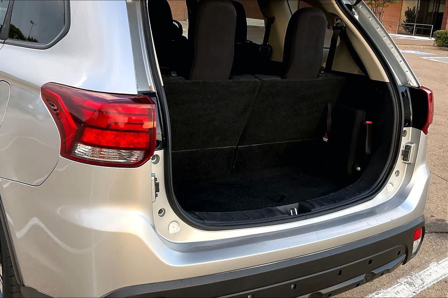 Used 2020 Mitsubishi Outlander ES AWD/4WD image 16