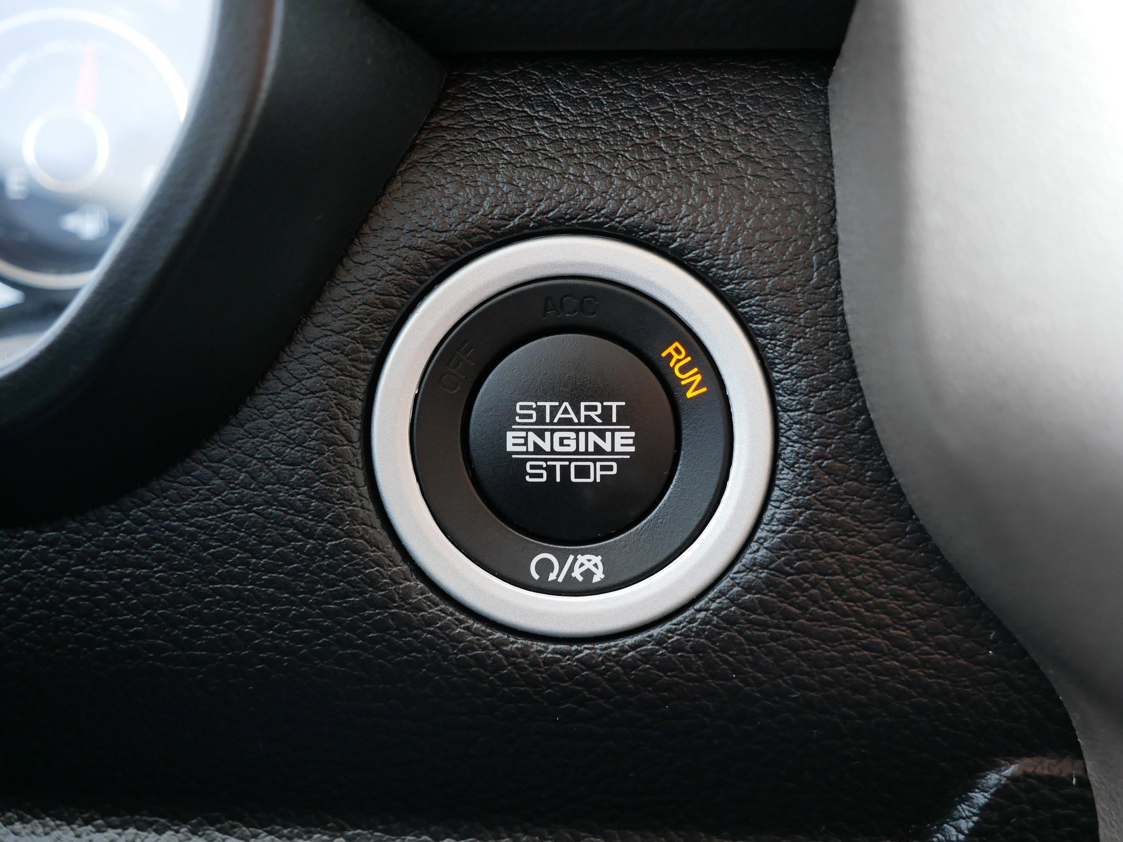 Used 2019 RAM 1500 Laramie image 29