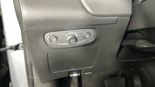 Used 2023 Buick Encore GX Preferred w/ Cold Weather Comfort Package AWD/4WD image 19