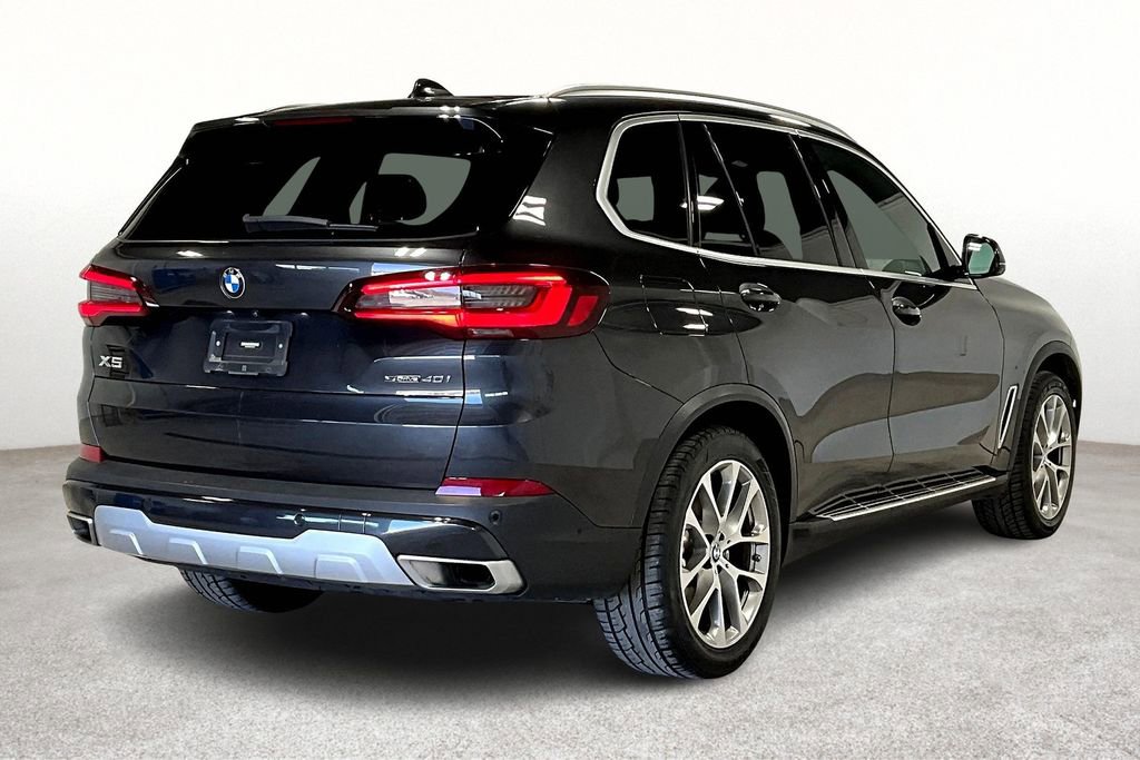 Used 2023 BMW X5 sDrive40i w/ Premium Package image 2
