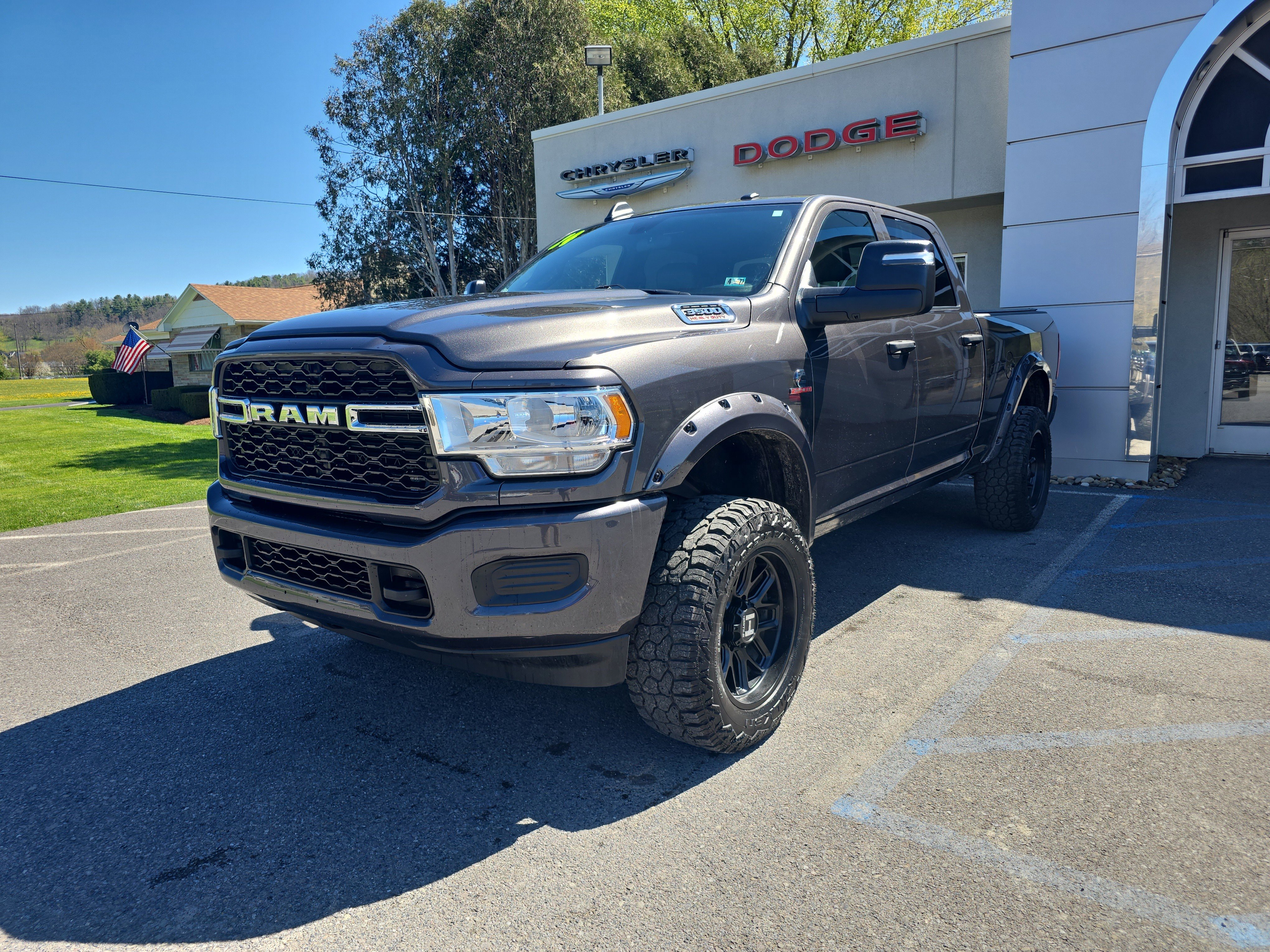 Used 2024 RAM 3500 Tradesman w/ Chrome Appearance Group AWD/4WD image 8