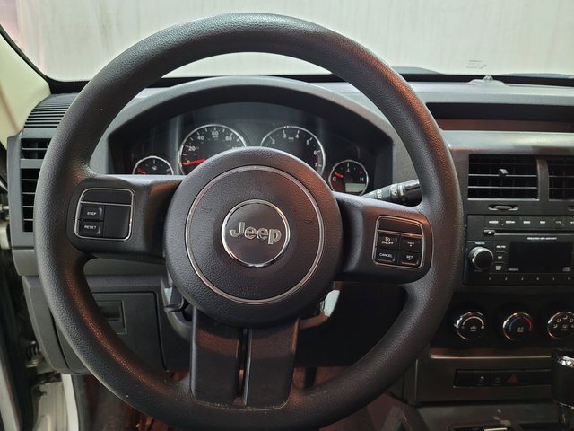 Used 2012 Jeep Liberty Sport image 22