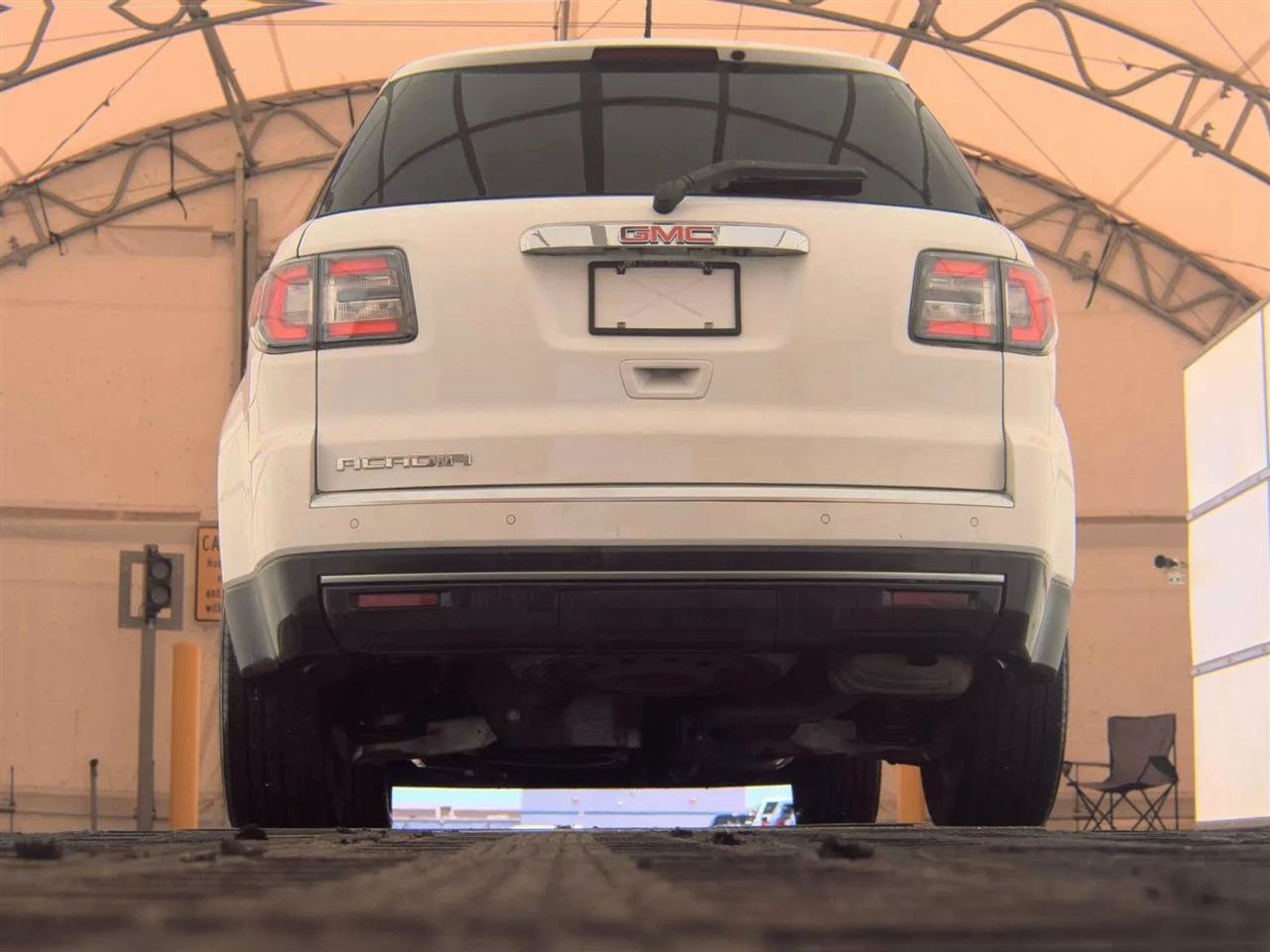 Used 2016 GMC Acadia SLE FWD image 7