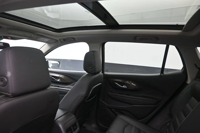 Used 2023 GMC Terrain Denali w/ Denali Premium Package AWD/4WD image 19