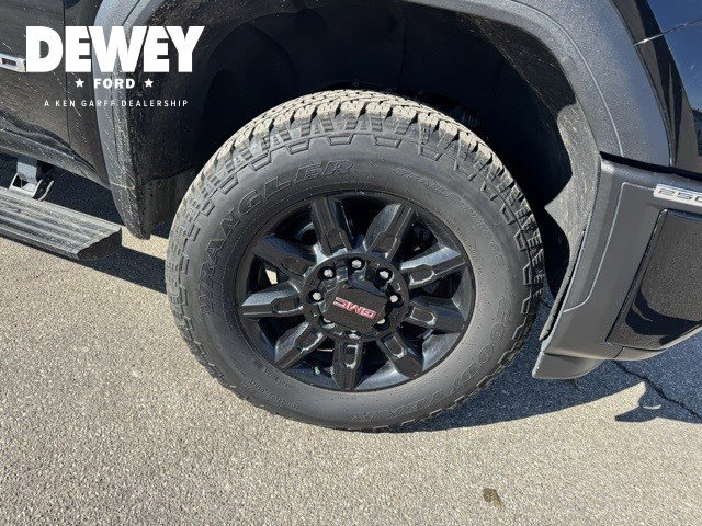 Used 2024 GMC Sierra 2500 AT4 w/ AT4 Premium Plus Package image 38