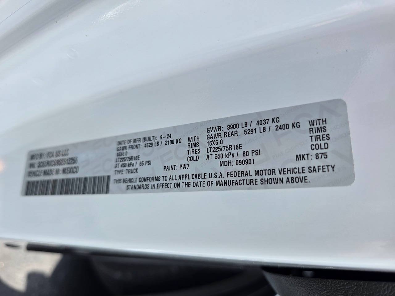 Used 2025 RAM ProMaster 2500 w/ Convenience Group FWD image 22