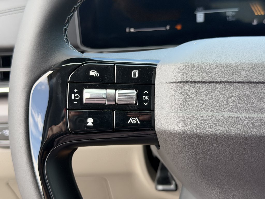 New 2027 Kia Carnival EX FWD image 36