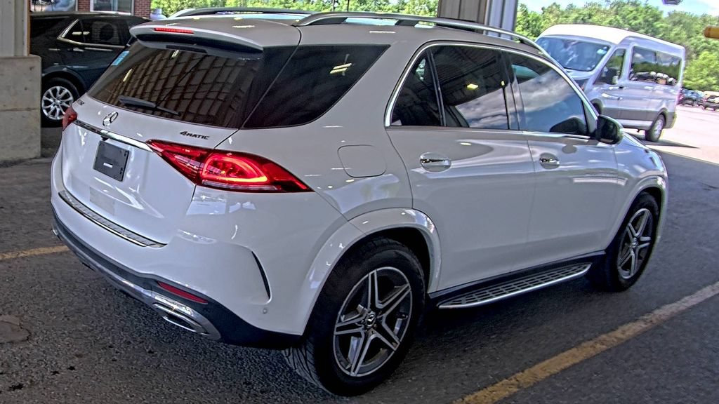 Used 2022 Mercedes-Benz GLE 350 4MATIC w/ AMG Line Exterior image 4